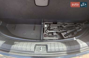 Позашляховик / Кросовер Hyundai Santa FE 2014 в 