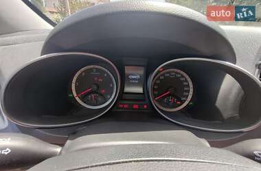 Позашляховик / Кросовер Hyundai Santa FE 2014 в 