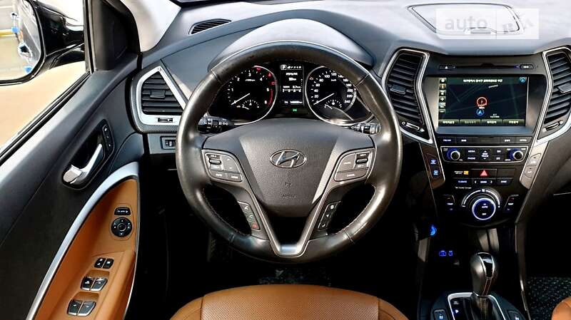 Позашляховик / Кросовер Hyundai Santa FE 2016 в Києві