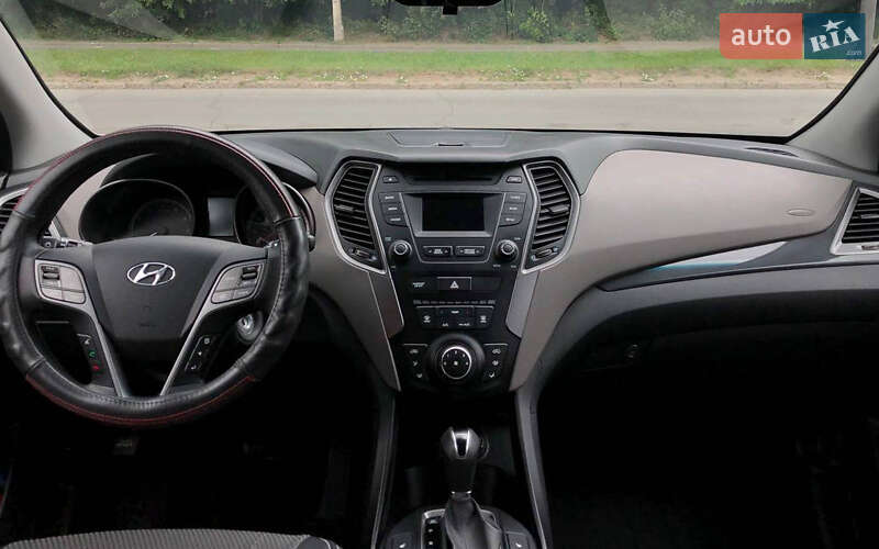 Позашляховик / Кросовер Hyundai Santa FE 2015 в Львові