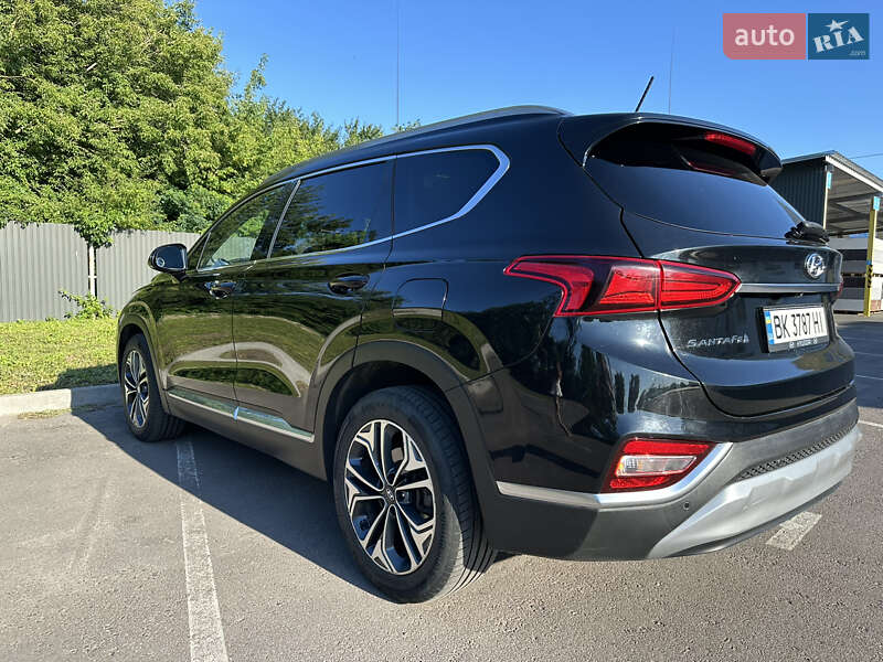 Внедорожник / Кроссовер Hyundai Santa FE 2019 в Ровно