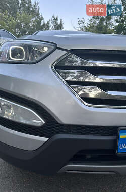 Внедорожник / Кроссовер Hyundai Santa FE 2013 в 