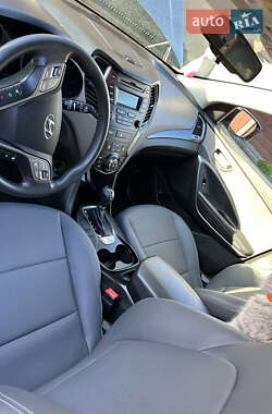 Внедорожник / Кроссовер Hyundai Santa FE 2014 в 