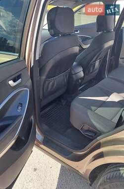 Позашляховик / Кросовер Hyundai Santa FE 2014 в 