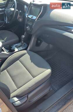 Позашляховик / Кросовер Hyundai Santa FE 2014 в 