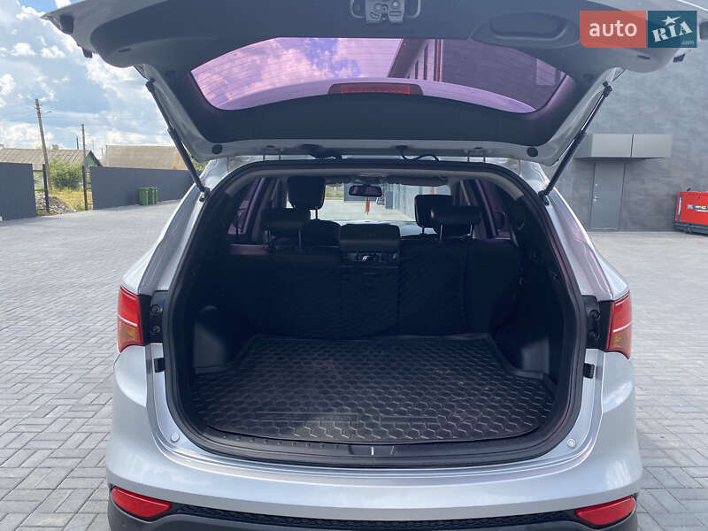 Внедорожник / Кроссовер Hyundai Santa FE 2013 в Костополе