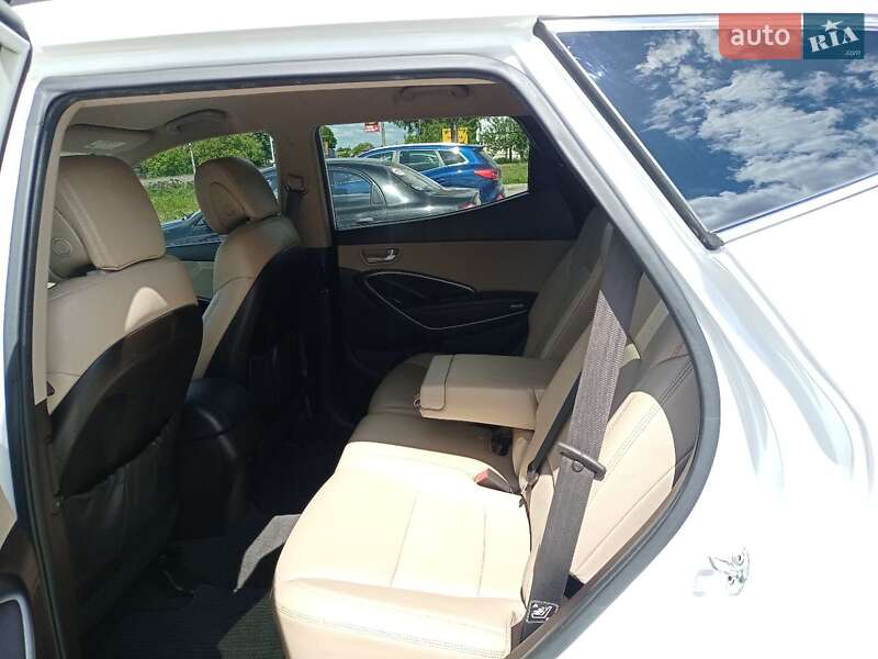 Внедорожник / Кроссовер Hyundai Santa FE 2016 в Луцке