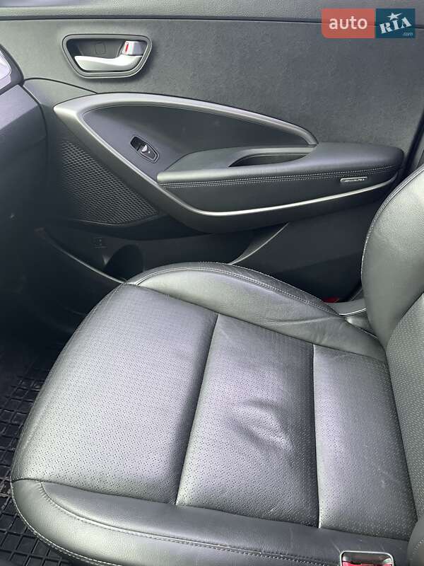 Внедорожник / Кроссовер Hyundai Santa FE 2014 в Новояворовске