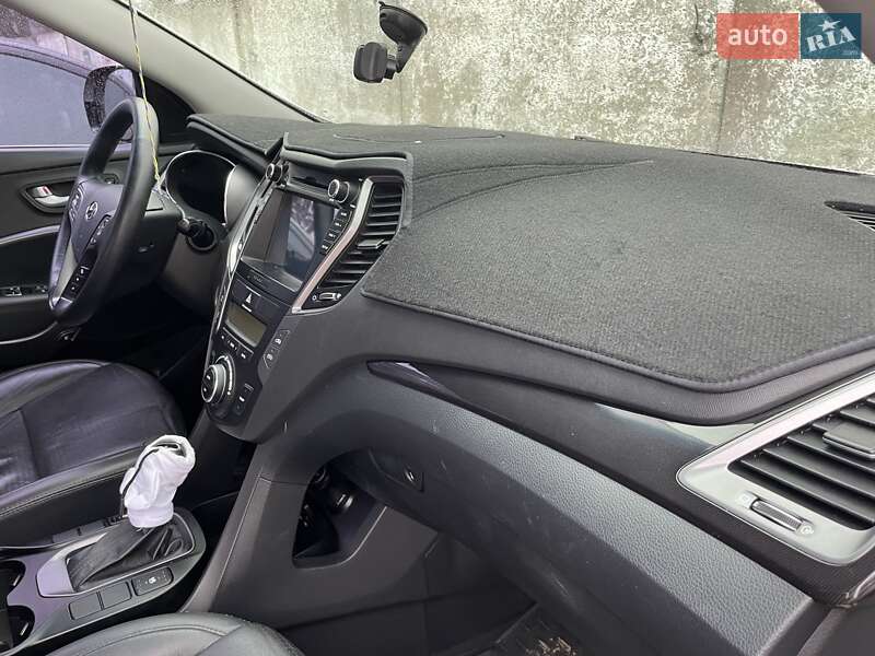 Внедорожник / Кроссовер Hyundai Santa FE 2014 в Новояворовске