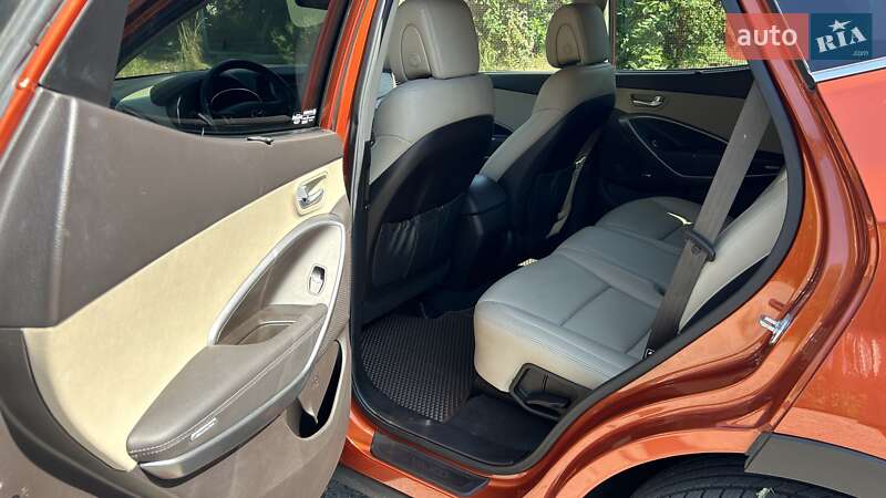 Внедорожник / Кроссовер Hyundai Santa FE 2014 в Хороле