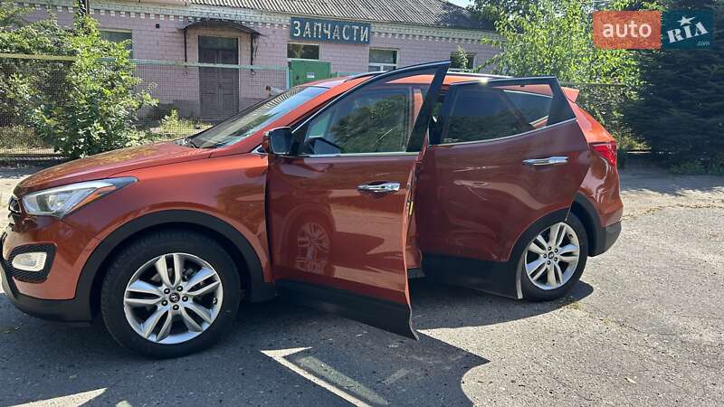 Внедорожник / Кроссовер Hyundai Santa FE 2014 в Хороле