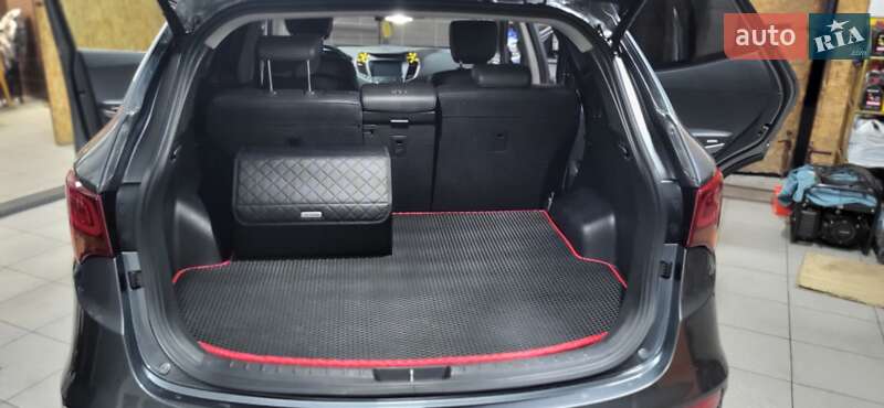 Позашляховик / Кросовер Hyundai Santa FE 2017 в Черкасах