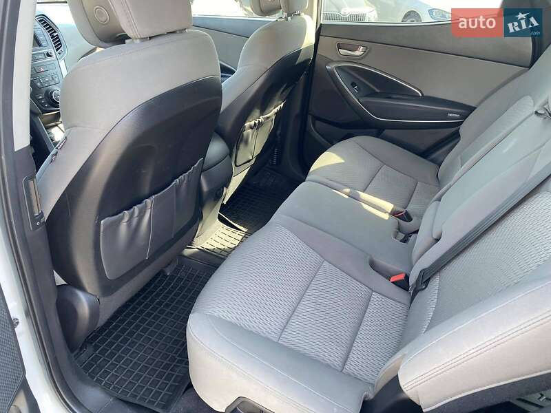 Внедорожник / Кроссовер Hyundai Santa FE 2017 в Мукачево