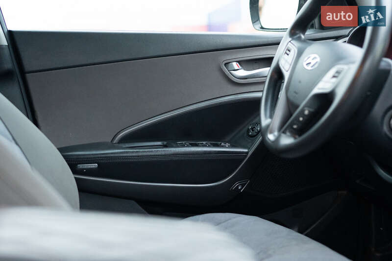 Позашляховик / Кросовер Hyundai Santa FE 2012 в Вінниці