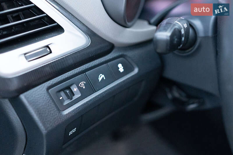 Позашляховик / Кросовер Hyundai Santa FE 2012 в Вінниці