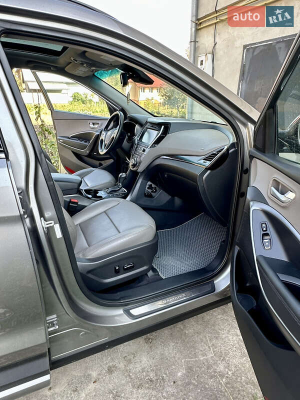 Позашляховик / Кросовер Hyundai Santa FE 2016 в Івано-Франківську