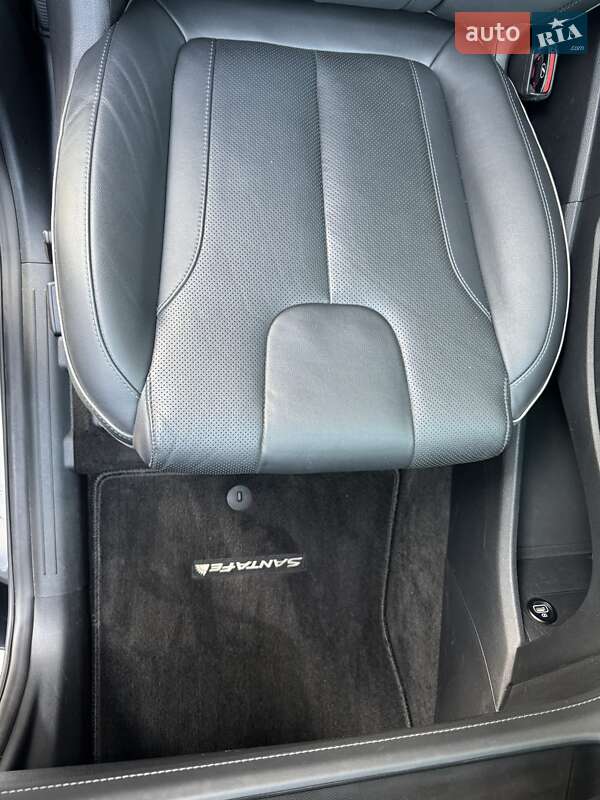 Внедорожник / Кроссовер Hyundai Santa FE 2022 в Харькове