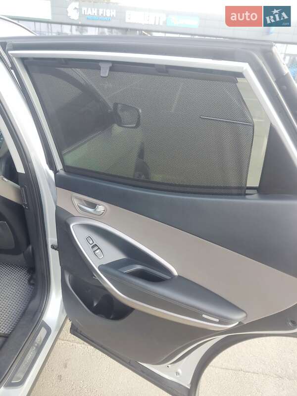 Внедорожник / Кроссовер Hyundai Santa FE 2015 в Киеве