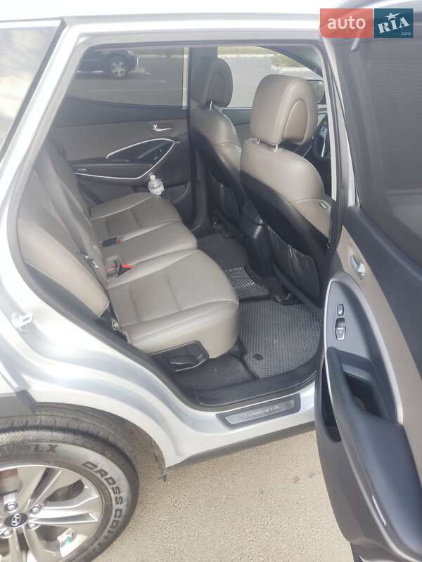 Внедорожник / Кроссовер Hyundai Santa FE 2015 в Киеве