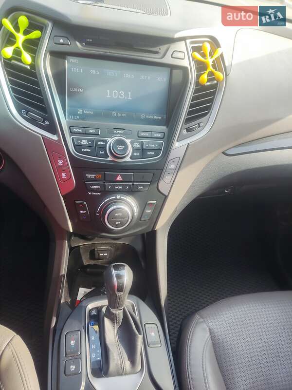 Внедорожник / Кроссовер Hyundai Santa FE 2015 в Киеве