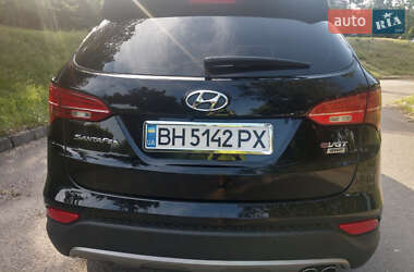 Позашляховик / Кросовер Hyundai Santa FE 2014 в 