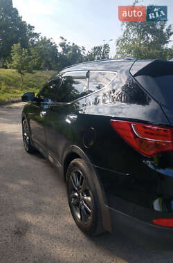 Позашляховик / Кросовер Hyundai Santa FE 2014 в 