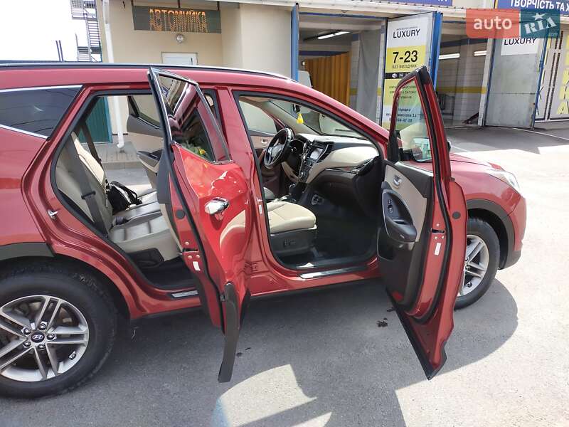 Внедорожник / Кроссовер Hyundai Santa FE 2016 в Бобрике