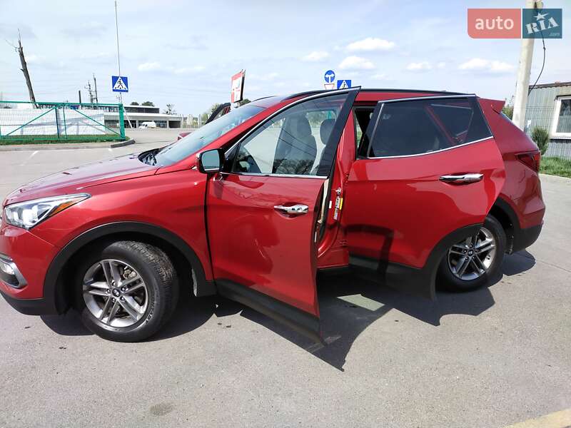 Внедорожник / Кроссовер Hyundai Santa FE 2016 в Бобрике