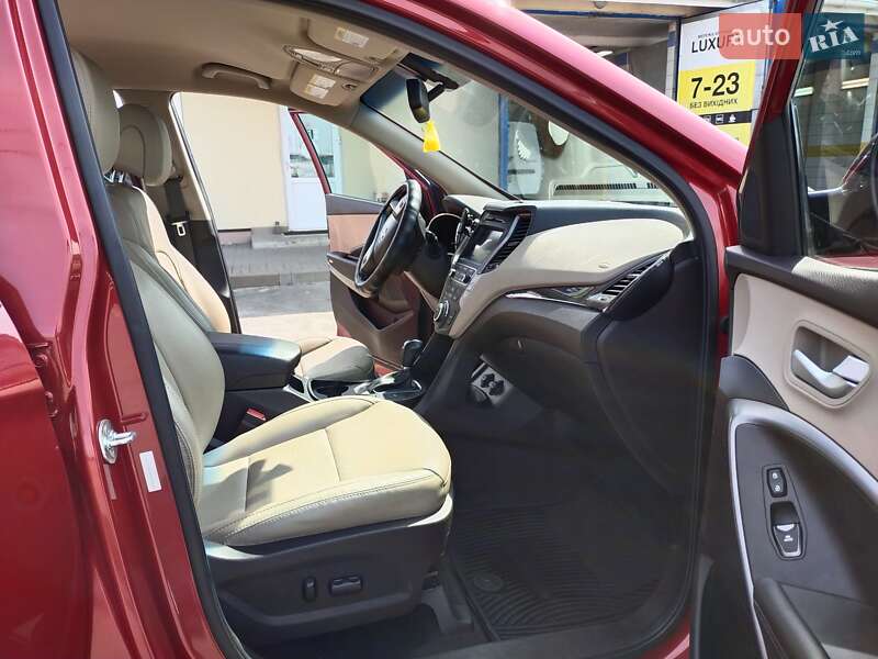 Внедорожник / Кроссовер Hyundai Santa FE 2016 в Бобрике
