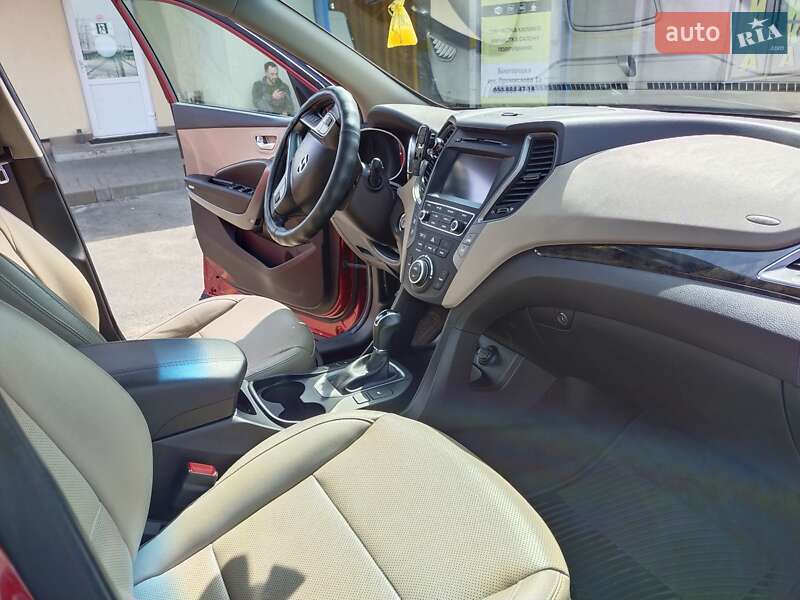 Внедорожник / Кроссовер Hyundai Santa FE 2016 в Бобрике