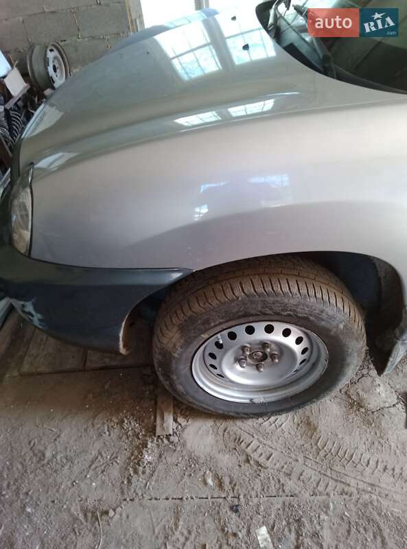 Позашляховик / Кросовер Hyundai Santa FE 2002 в Ямполі
