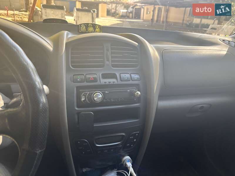 Внедорожник / Кроссовер Hyundai Santa FE 2002 в Харькове фото 9 Внедорожник / Кроссовер Hyundai Santa FE 2002 в Харькове