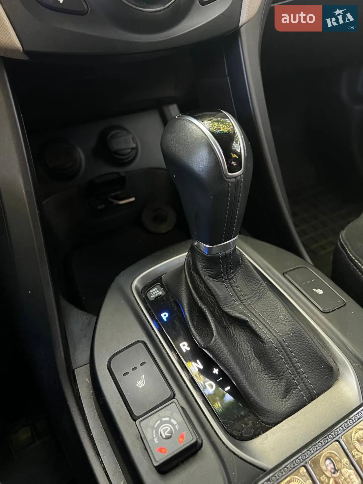 2012 Hyundai Santa Fe - мініатюра 16