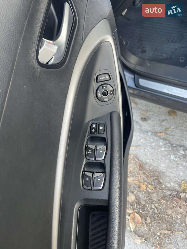 Позашляховик / Кросовер Hyundai Santa FE 2013 в Звягелі фото 9 Позашляховик / Кросовер Hyundai Santa FE 2013 в Звягелі