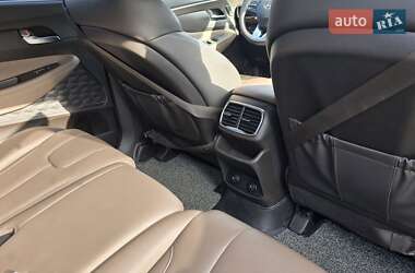 Внедорожник / Кроссовер Hyundai Santa FE 2018 в 