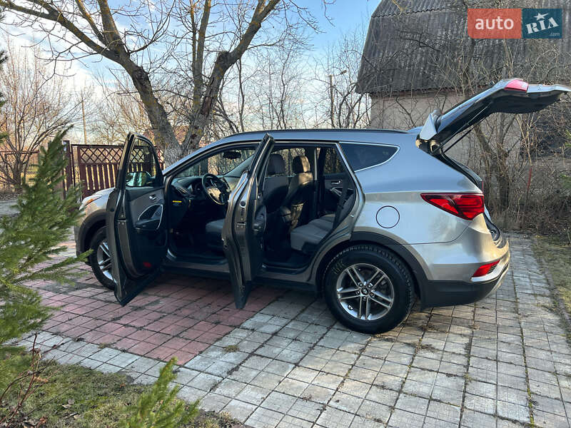 Внедорожник / Кроссовер Hyundai Santa FE 2017 в Борисполе