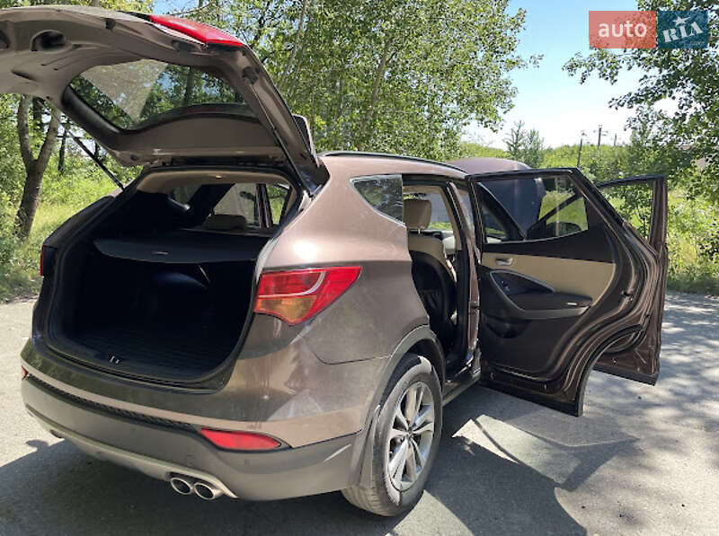 Позашляховик / Кросовер Hyundai Santa FE 2015 в Тетієві