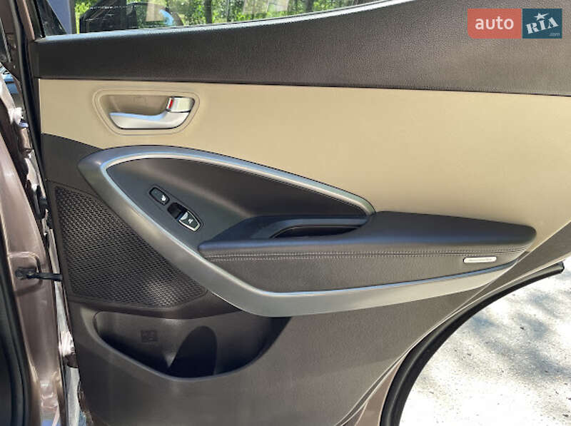 Позашляховик / Кросовер Hyundai Santa FE 2015 в Тетієві