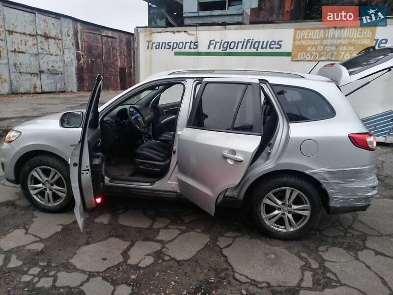 Позашляховик / Кросовер Hyundai Santa FE 2010 в Києві
