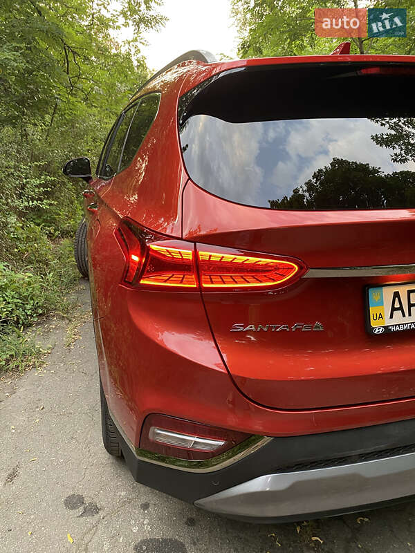 Позашляховик / Кросовер Hyundai Santa FE 2019 в Дніпрі