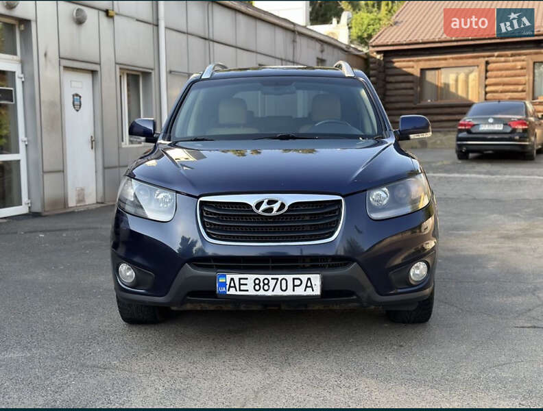 Внедорожник / Кроссовер Hyundai Santa FE 2011 в Покровске