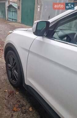 Внедорожник / Кроссовер Hyundai Santa FE 2015 в 