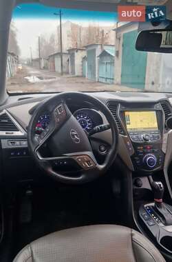 Внедорожник / Кроссовер Hyundai Santa FE 2015 в 