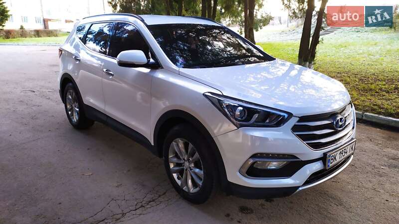 Позашляховик / Кросовер Hyundai Santa FE 2015 в Рівному