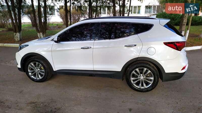 Позашляховик / Кросовер Hyundai Santa FE 2015 в Рівному