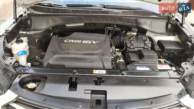 Позашляховик / Кросовер Hyundai Santa FE 2015 в Рівному