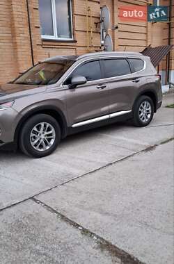 Внедорожник / Кроссовер Hyundai Santa FE 2019 в 