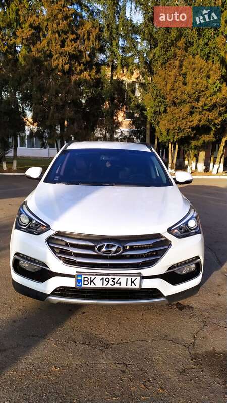 Внедорожник / Кроссовер Hyundai Santa FE 2015 в 
