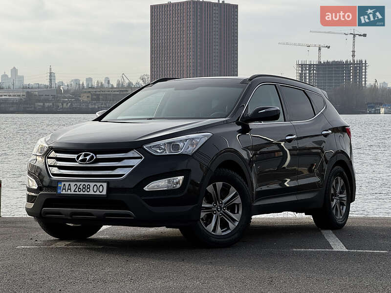 Внедорожник / Кроссовер Hyundai Santa FE 2015 в Киеве