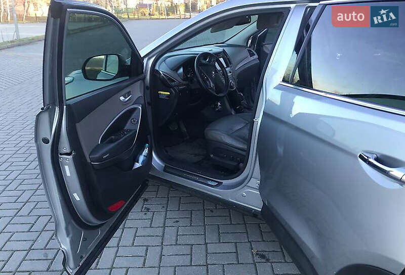 Позашляховик / Кросовер Hyundai Santa FE 2016 в Львові